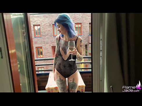 ❤️ Enorm tjej som suger med en gupp och knullar passionerat under öppen himmel ❤️❌ Anal video at us ﹏